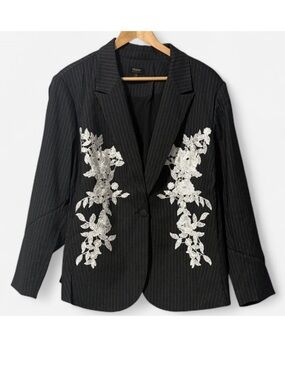 Maree Pour Toi Grey Pinstripe Blazer with White Floral Lace Plus Size 24